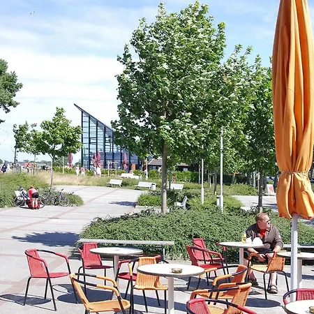 Holiday home Doppelhaushaelfte Ruegentraum In *
